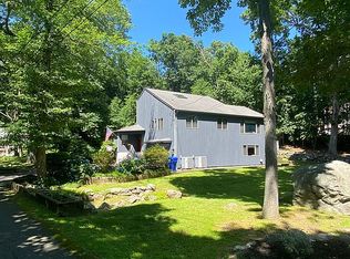 2 Woody Ln, New Fairfield, CT 06812