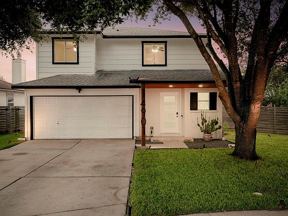 3rd image of 14901 Chamberlain Ct