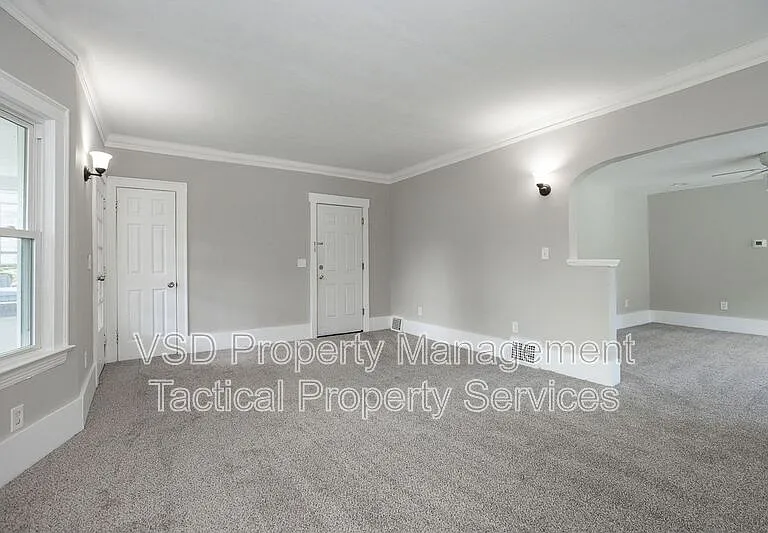 3694 E 147th St #UP — Photo 5