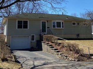2 Bauer Dr, Albany, NY 12205