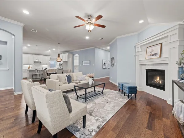 14604 Spitfire Trl, Roanoke, TX 76262