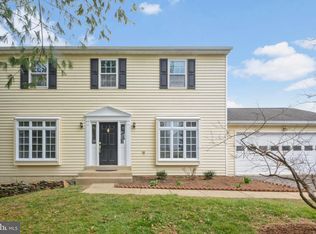 12209 Parkstream Ter, Herndon, VA 20170