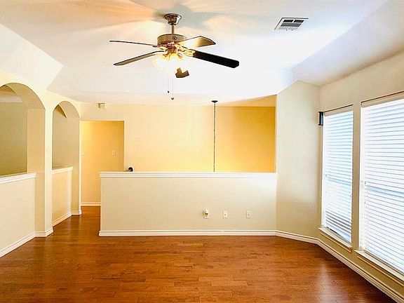 4th image of 432 Kyle Ln