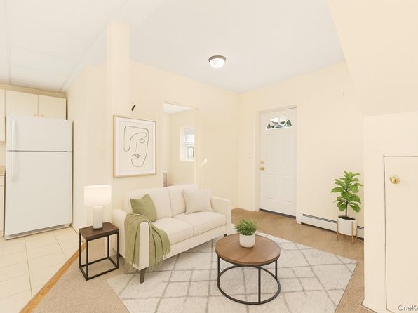 174 Mills Pond Rd #B