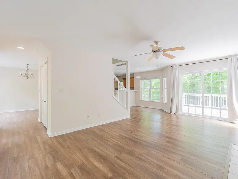 1115 E Azalea Ln — Photo 6