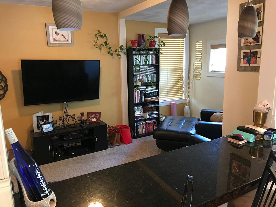 1st image of 26 Holden St APT 3