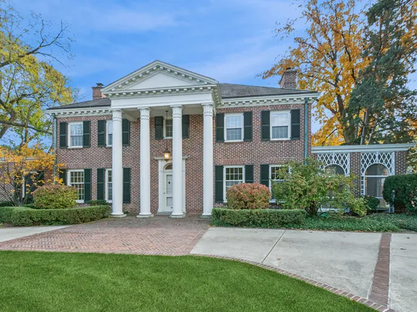 1053 Laurie Ln, Burr Ridge, IL 60527