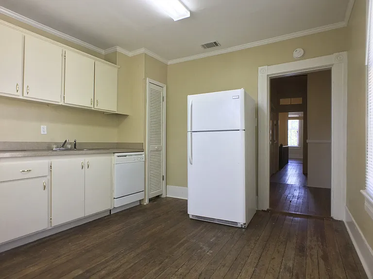 407 E Park Ave — Photo 10