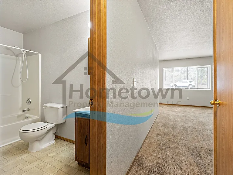 703 N Compton St — Photo 27
