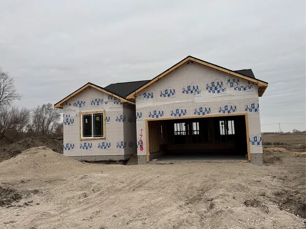 1738 1st St, Nevada, IA 50201