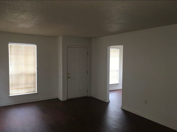106 Seville Ct