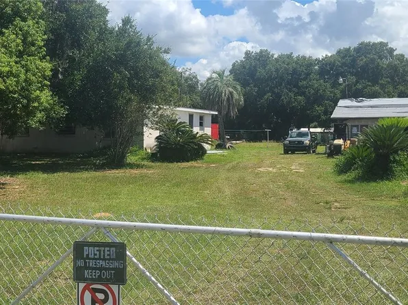36534 Chain O Lakes Rd, Grand Island, FL 32735