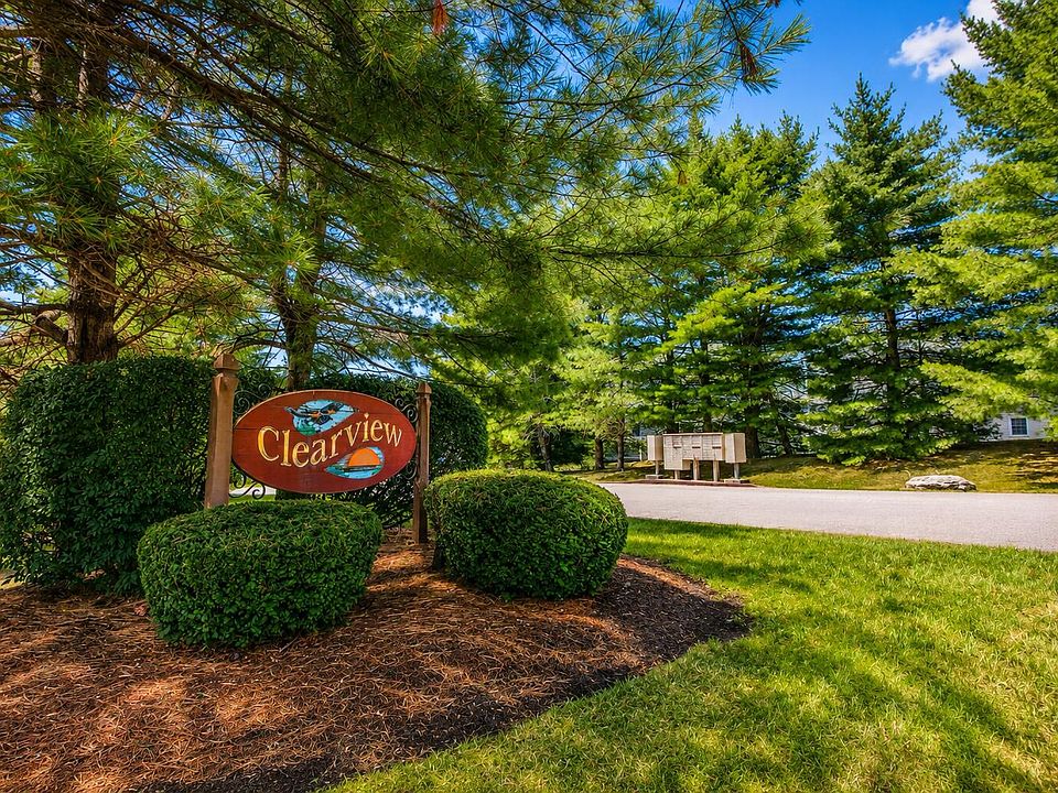 1st image of 17 Clearview Drive #17