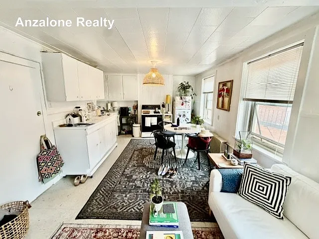 1 bed, 575 sqft, $3,000 — Photo 3
