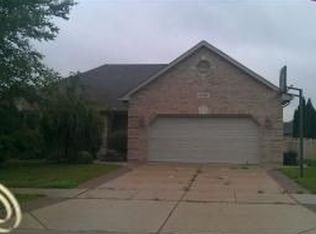 17080 Kristen Dr, Macomb, MI 48042