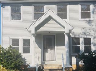 1002 Roanoke Rd, Cleveland Heights, OH 44121