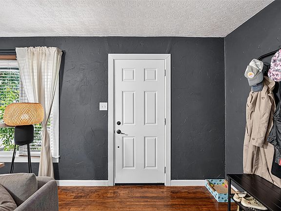 4th image of 1006 Poindexter Ave