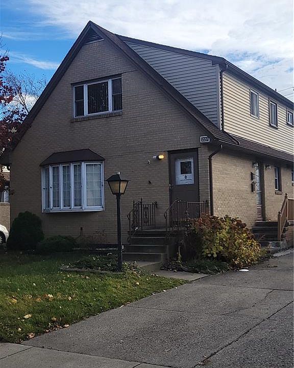 1st image of 227 Crandon Blvd #2