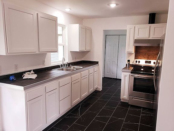 5th image of 1408 N Vine St