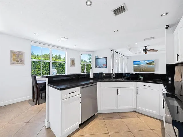 2760 SW 156th Pl — Photo 11