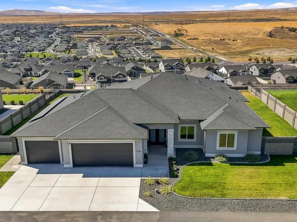 7220 W 22nd Pl, Kennewick, WA 99338