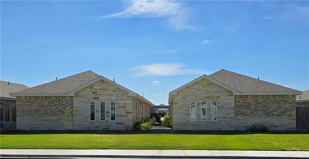5005 North Hiawatha Drive - 3 — Photo 1