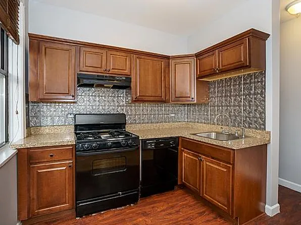 1104 W Dickens Ave #1, Chicago, IL 60614