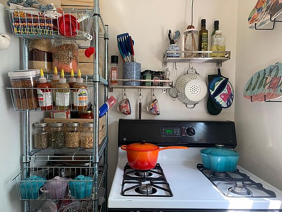 4th image of 1110 N Kensington St APT 1