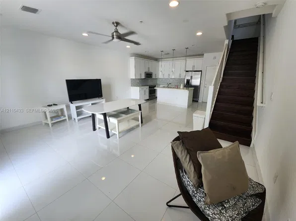 2630 NE 213th St Unit 100, Miami, FL 33180