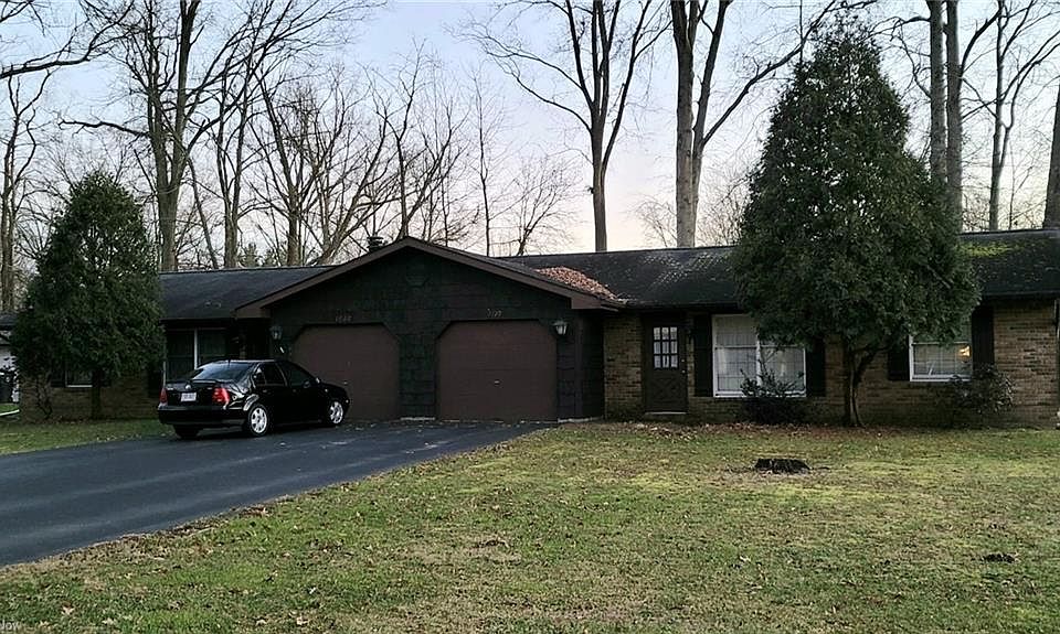 2nd image of 7720 Brookwood Dr NE #7722