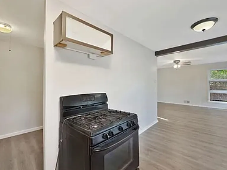 6020 N East Park View St — Photo 5