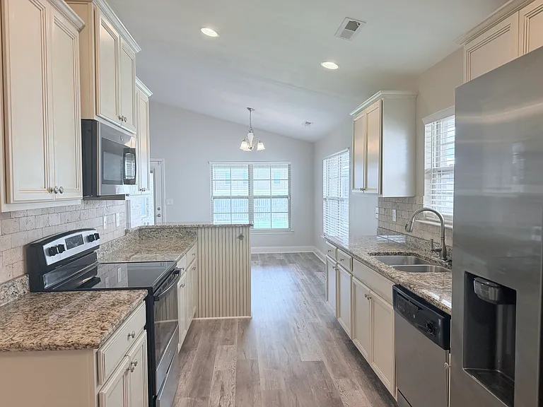 247 Harold Murphy Dr — Photo 3