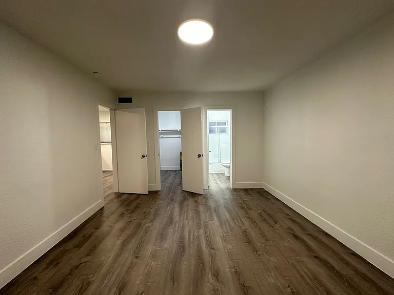 3700 NE 22nd Ave — Photo 12