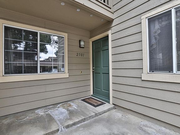 3rd image of 2501 Jubilee Ln