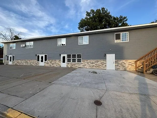 2 bed, 1.0 bath, 650 sqft, $1,450 — Photo 2