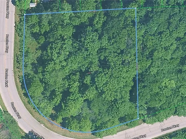 683 Preston Pkwy, Cambridge, ON N3H 4X3