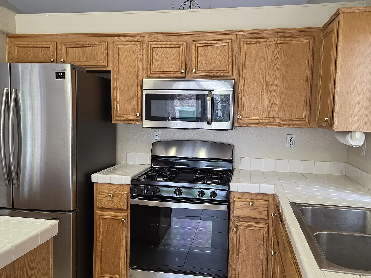 3 bed, 1591 sqft, $3,650 — Photo 3