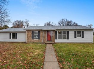 105 E 3rd St, Broadlands, IL 61816