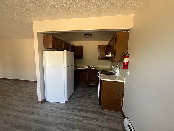5th image of 380 Oxford Ct #1