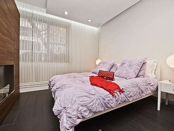 2nd image of 225 W 70th St APT 1A