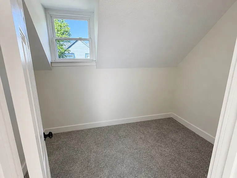 2002 Valentine Ave #2 — Photo 26