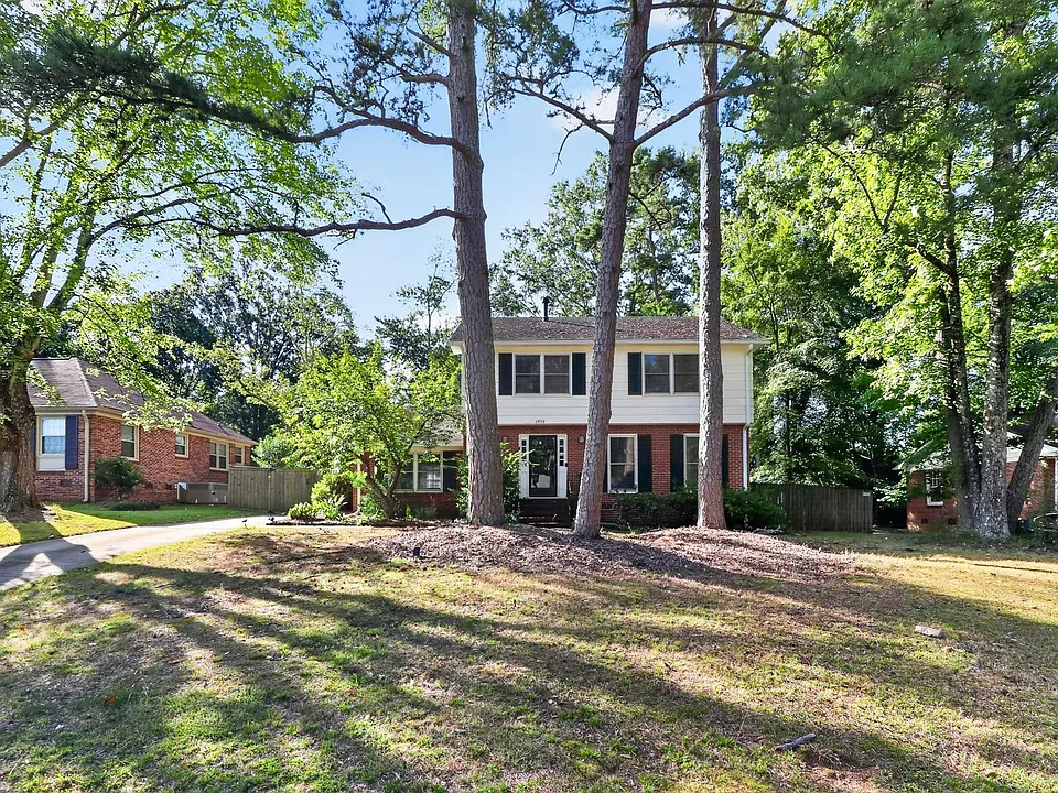 2438 Knickerbocker Dr