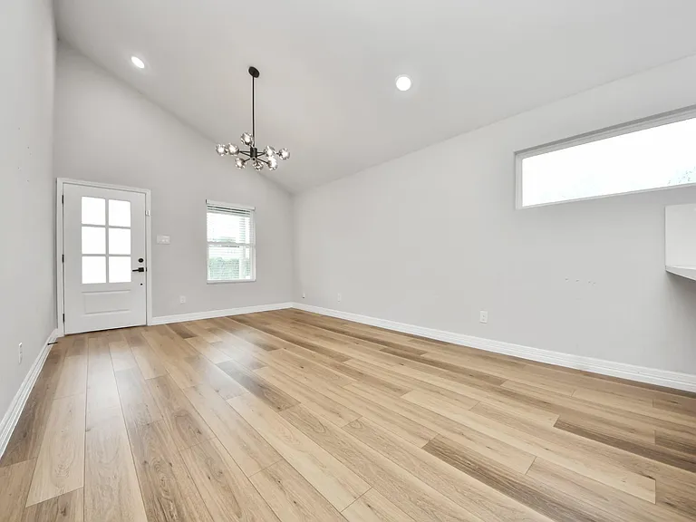 7605 Avenue C — Photo 13