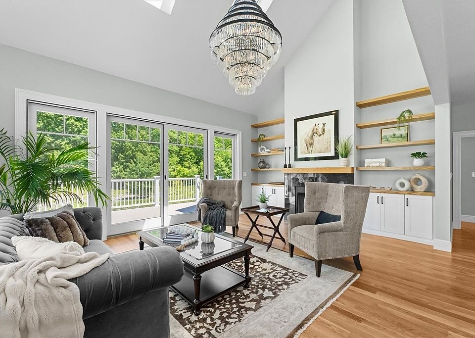 1st image of 9 Adams Ln #9