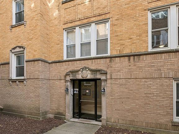 2nd image of 4341 1/2 N Sacramento Ave #2