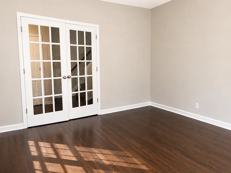 511 Waterside Dr #115 — Photo 3