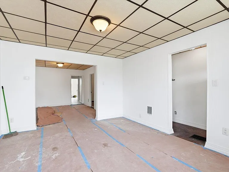 98 W 47th St #1 — Photo 12