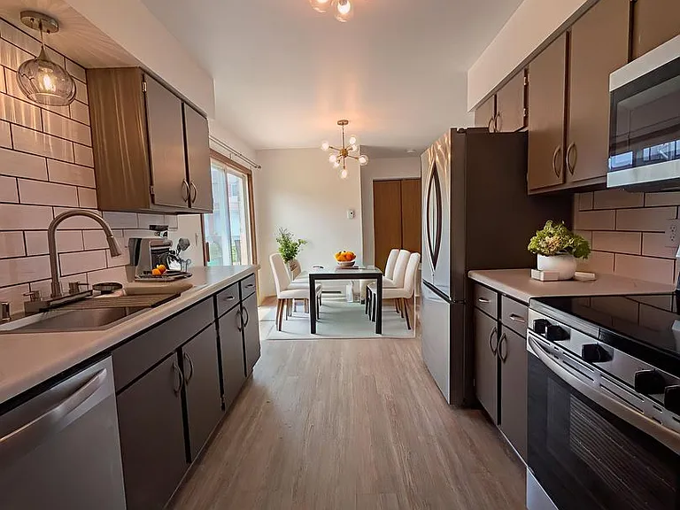 1516 Vogt Dr — Photo 31