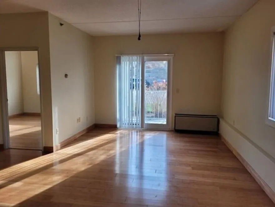1 bed, 776 sqft, $2,300 — Photo 4