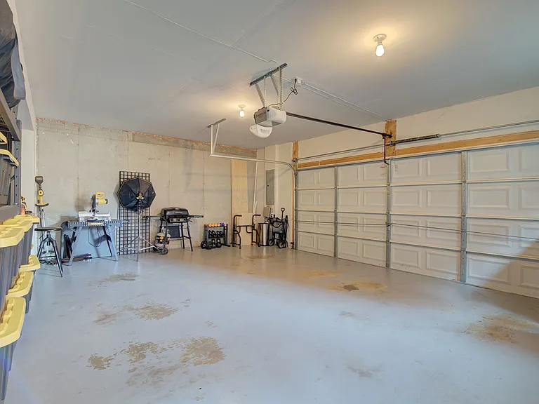 940 Hall Station Dr — Photo 26